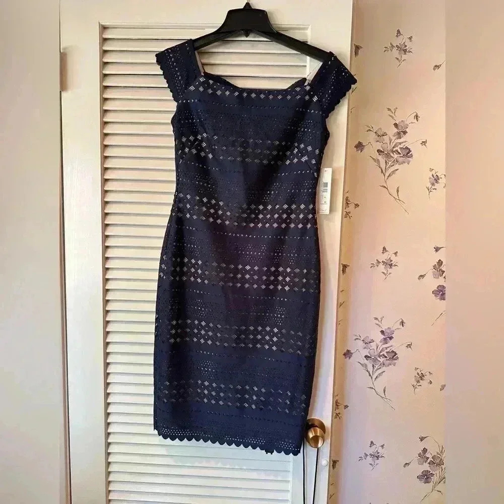 Eliza J Navy Scalloped Sleeve and Bottom Dress Size 4